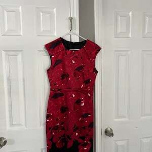 Ted Baker London Naias Jungle Orchid Red Floral Print Sheath Midi Dress